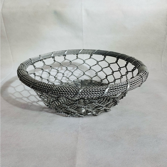 VNTG Bread Basket Silver Metal Intricate Weave Wire Fruit Basket Serving Basket - Picture 5 of 7